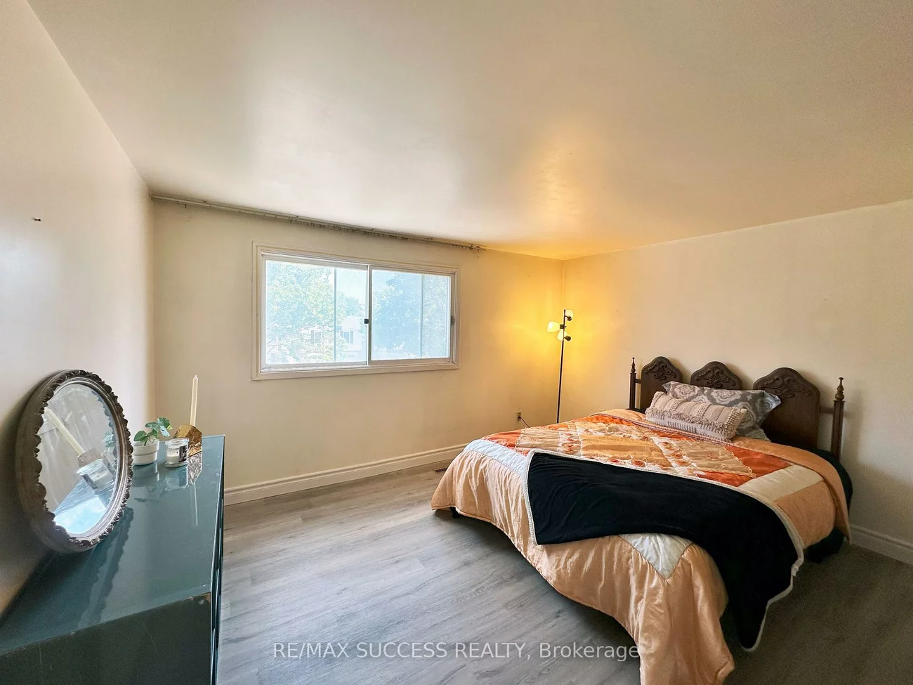 571, Minette, Mississauga Valleys, Mississauga