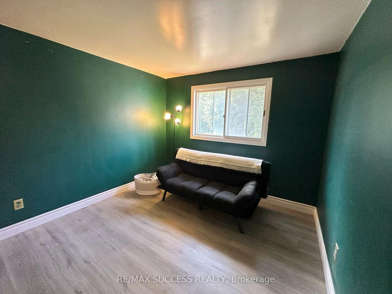 571, Minette, Mississauga Valleys, Mississauga