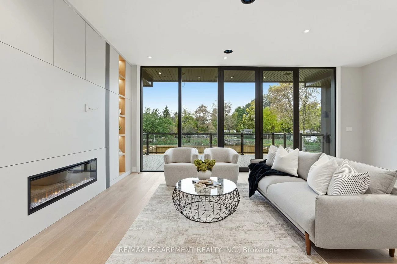 957, Halliday, Lakeview, Mississauga