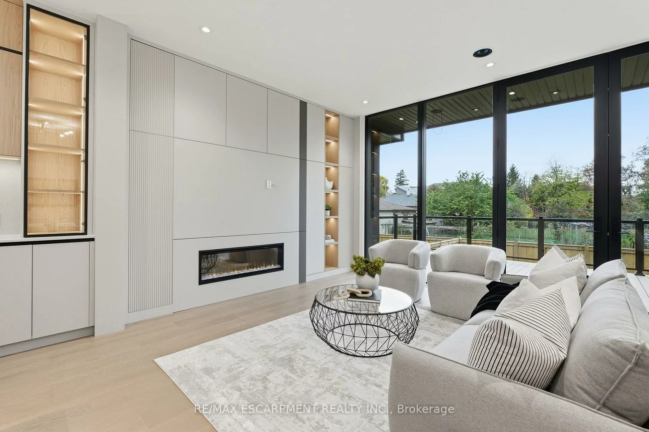 957, Halliday, Lakeview, Mississauga