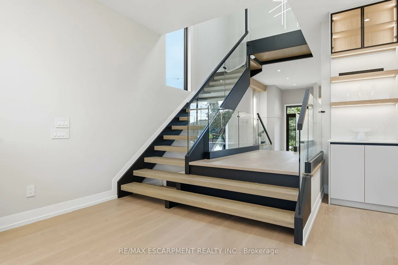 957, Halliday, Lakeview, Mississauga