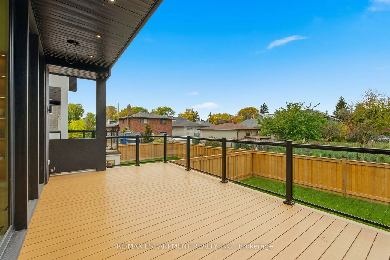 957, Halliday, Lakeview, Mississauga