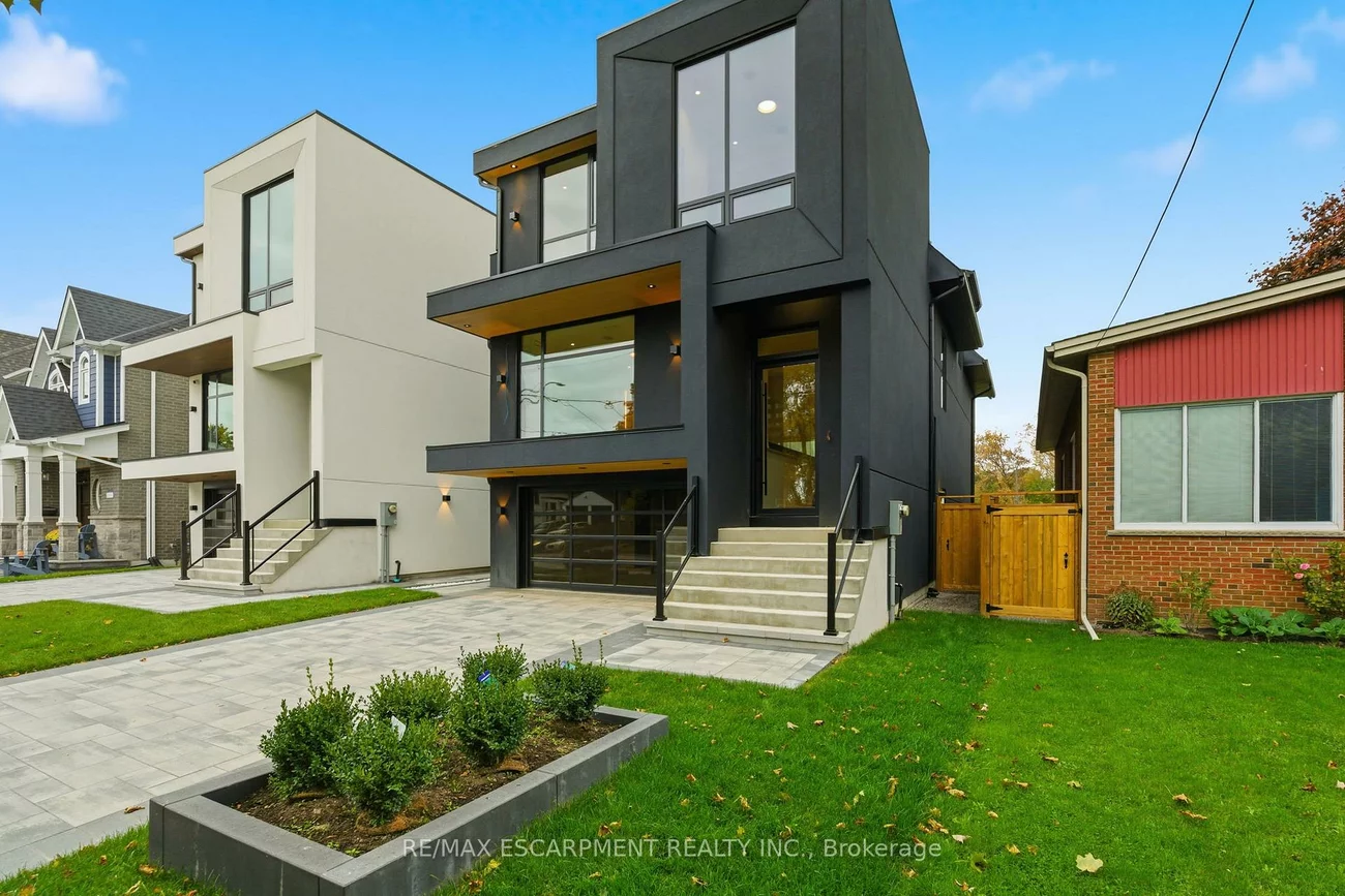 957, Halliday, Lakeview, Mississauga