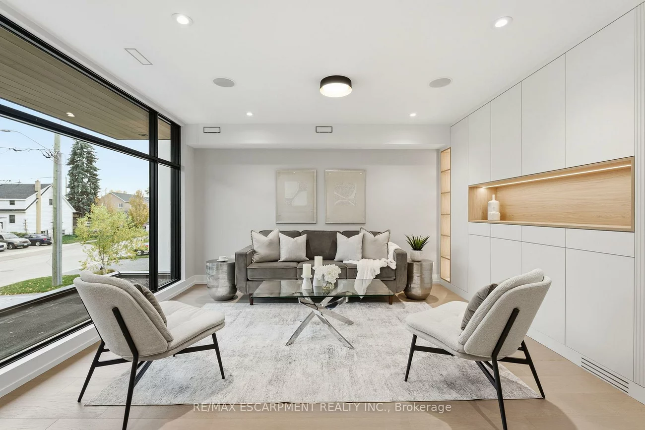 957, Halliday, Lakeview, Mississauga