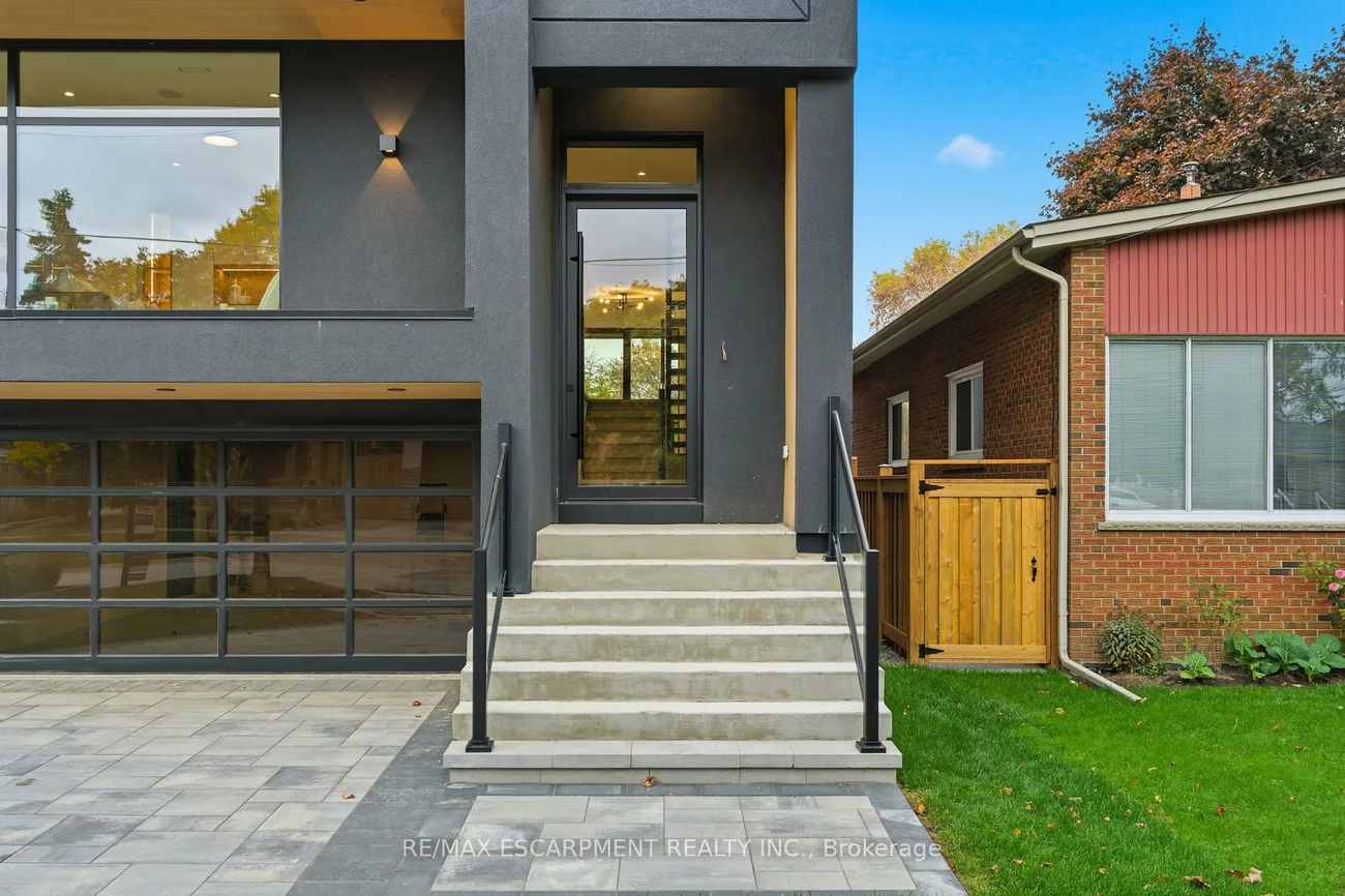 957, Halliday, Lakeview, Mississauga