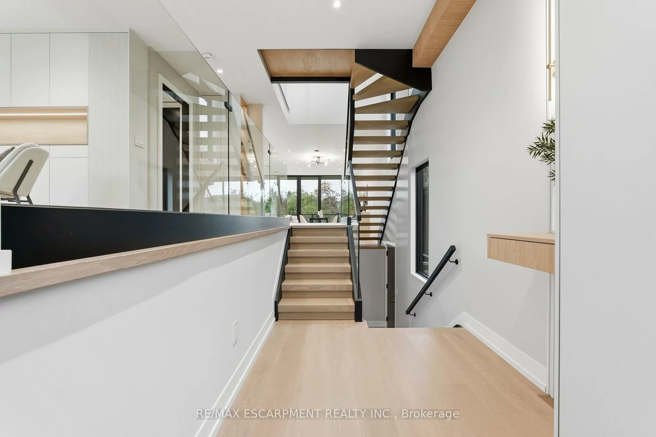 957, Halliday, Lakeview, Mississauga