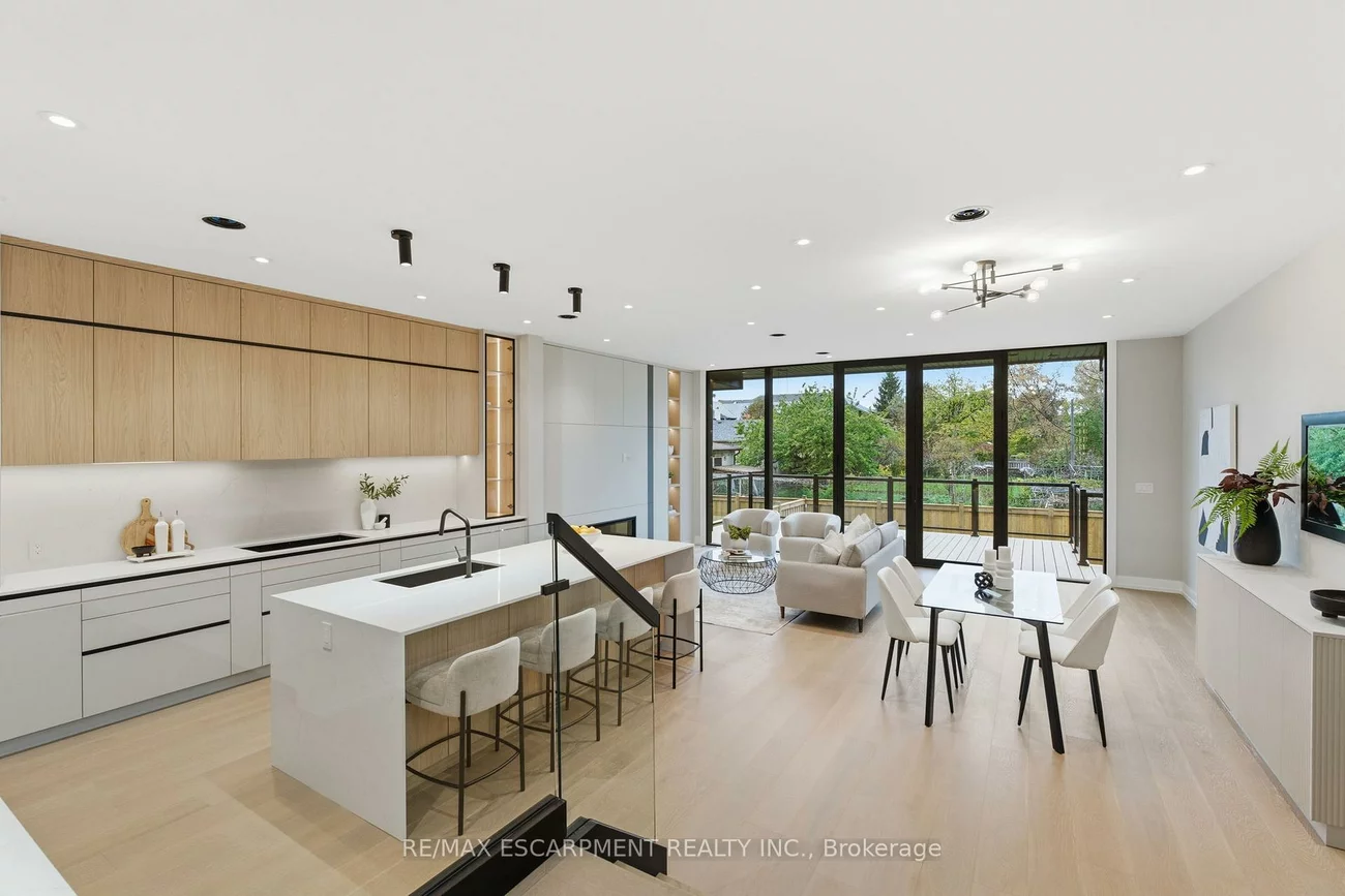957, Halliday, Lakeview, Mississauga