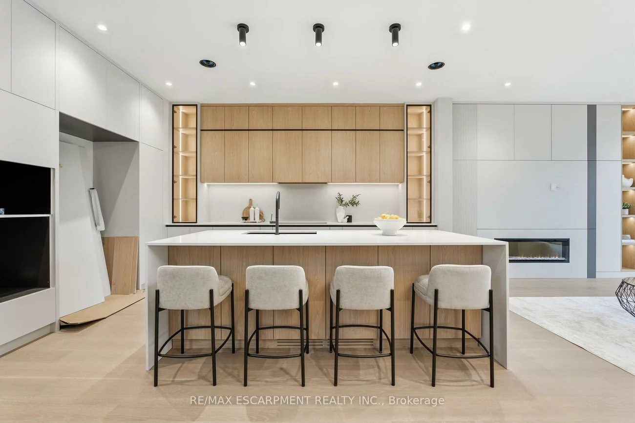 957, Halliday, Lakeview, Mississauga