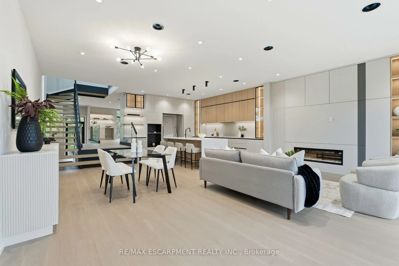 957, Halliday, Lakeview, Mississauga