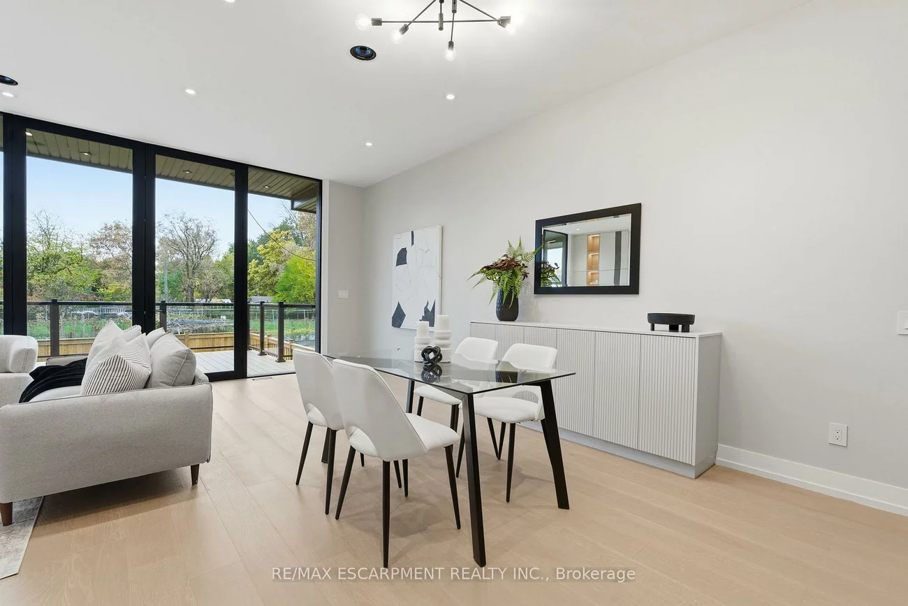 957, Halliday, Lakeview, Mississauga