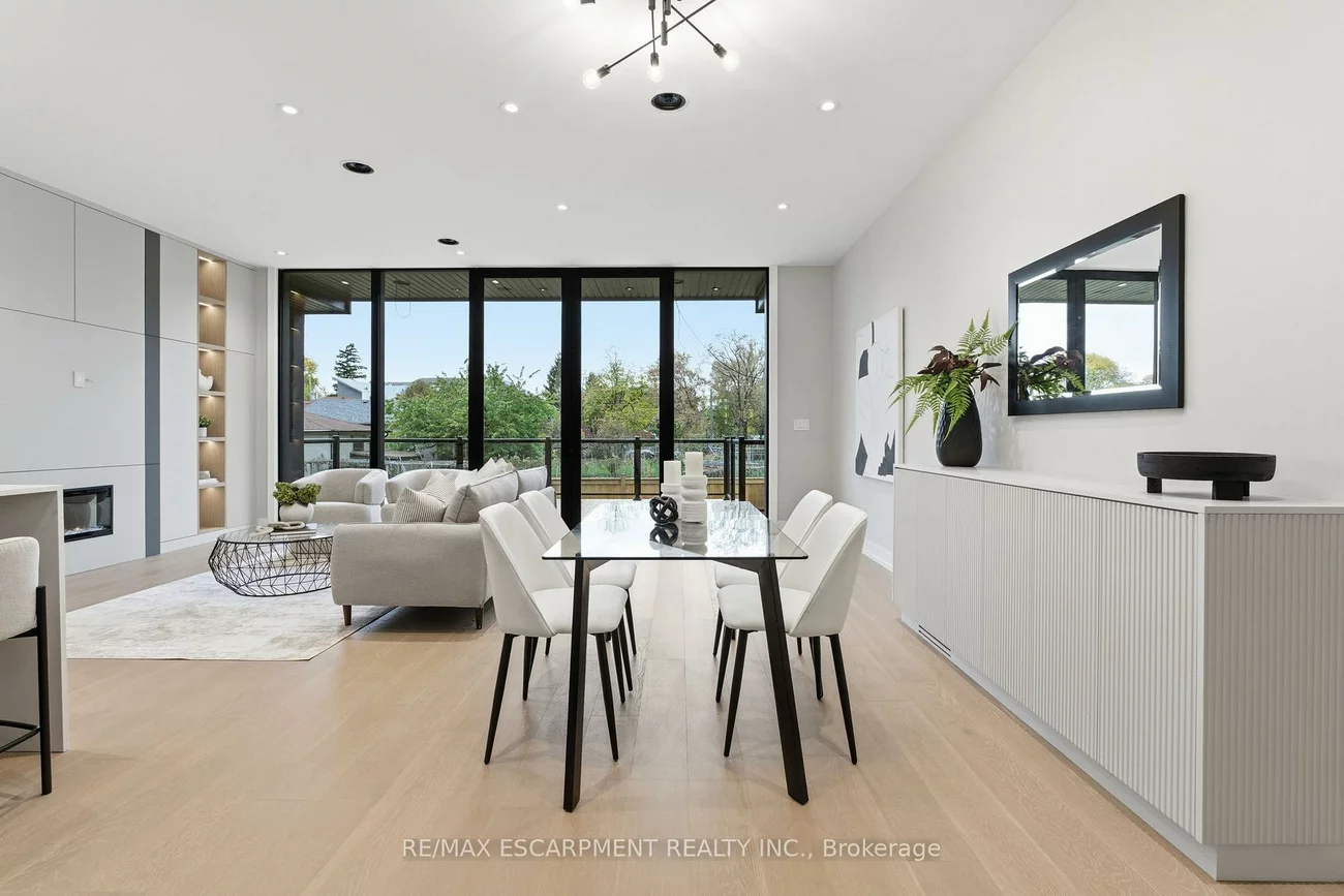 957, Halliday, Lakeview, Mississauga