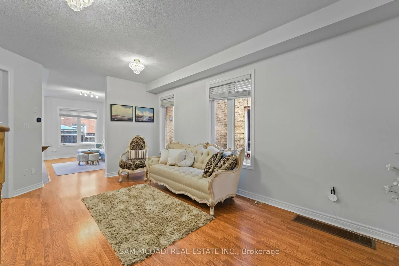 891, Oasis, East Credit, Mississauga