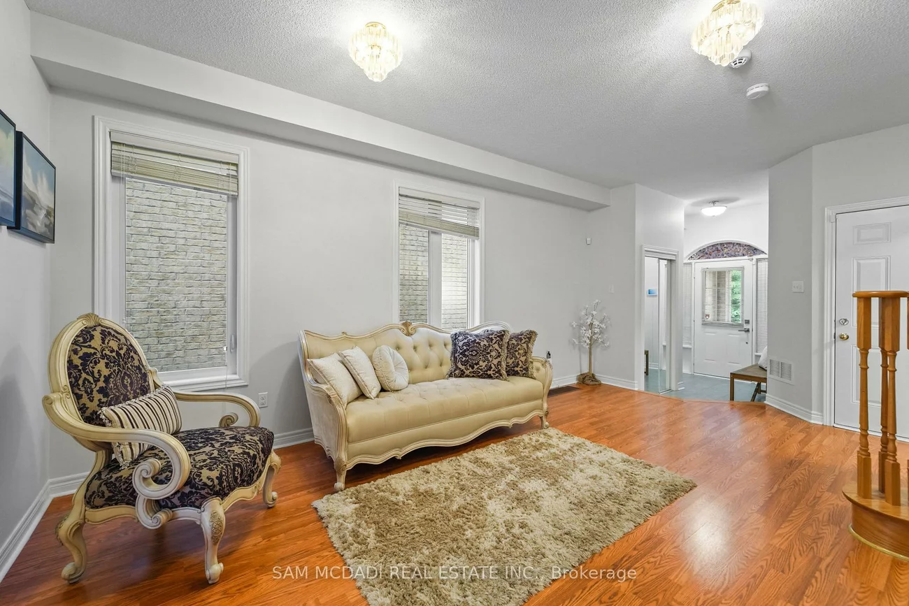 891, Oasis, East Credit, Mississauga