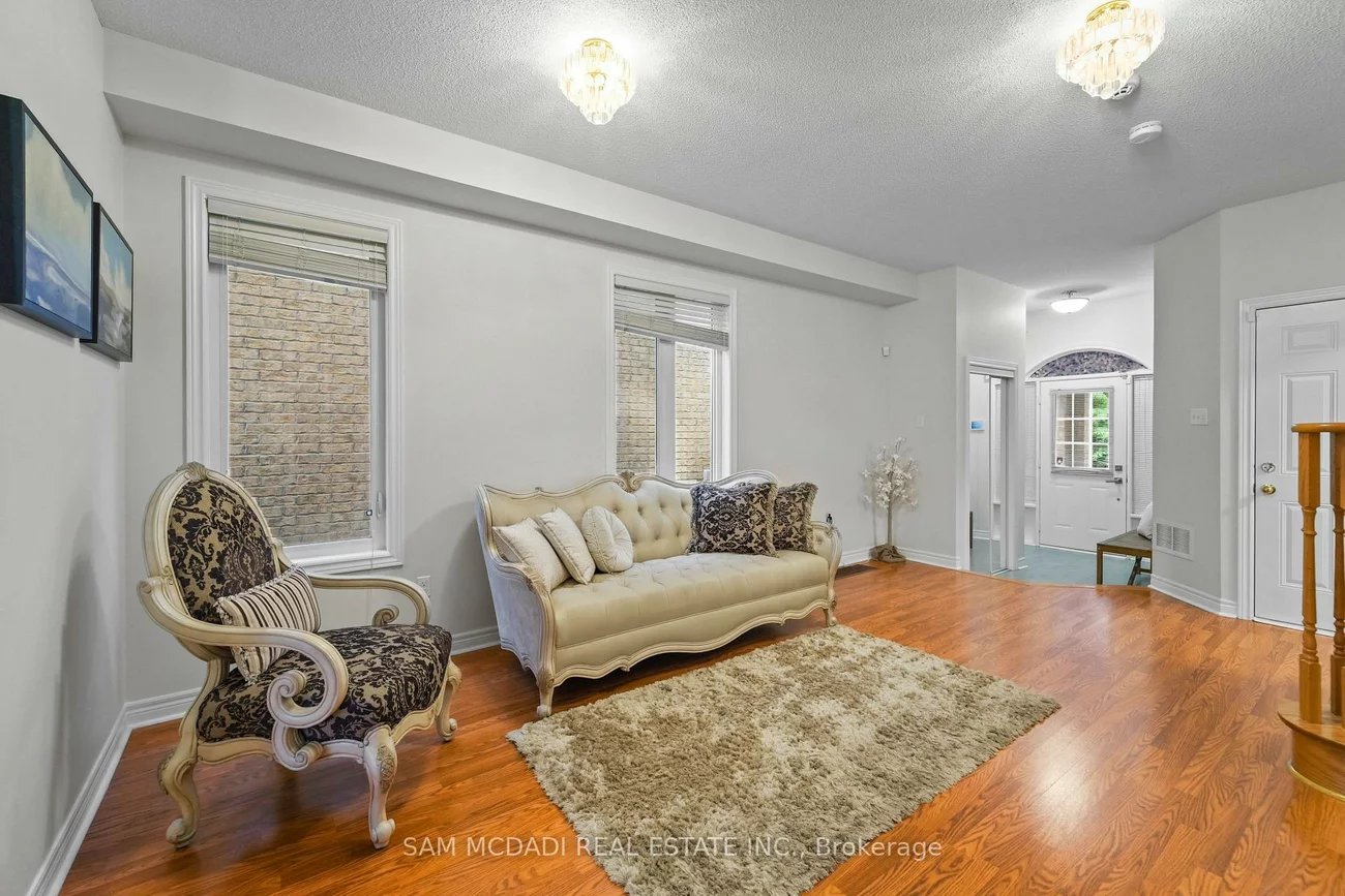 891, Oasis, East Credit, Mississauga