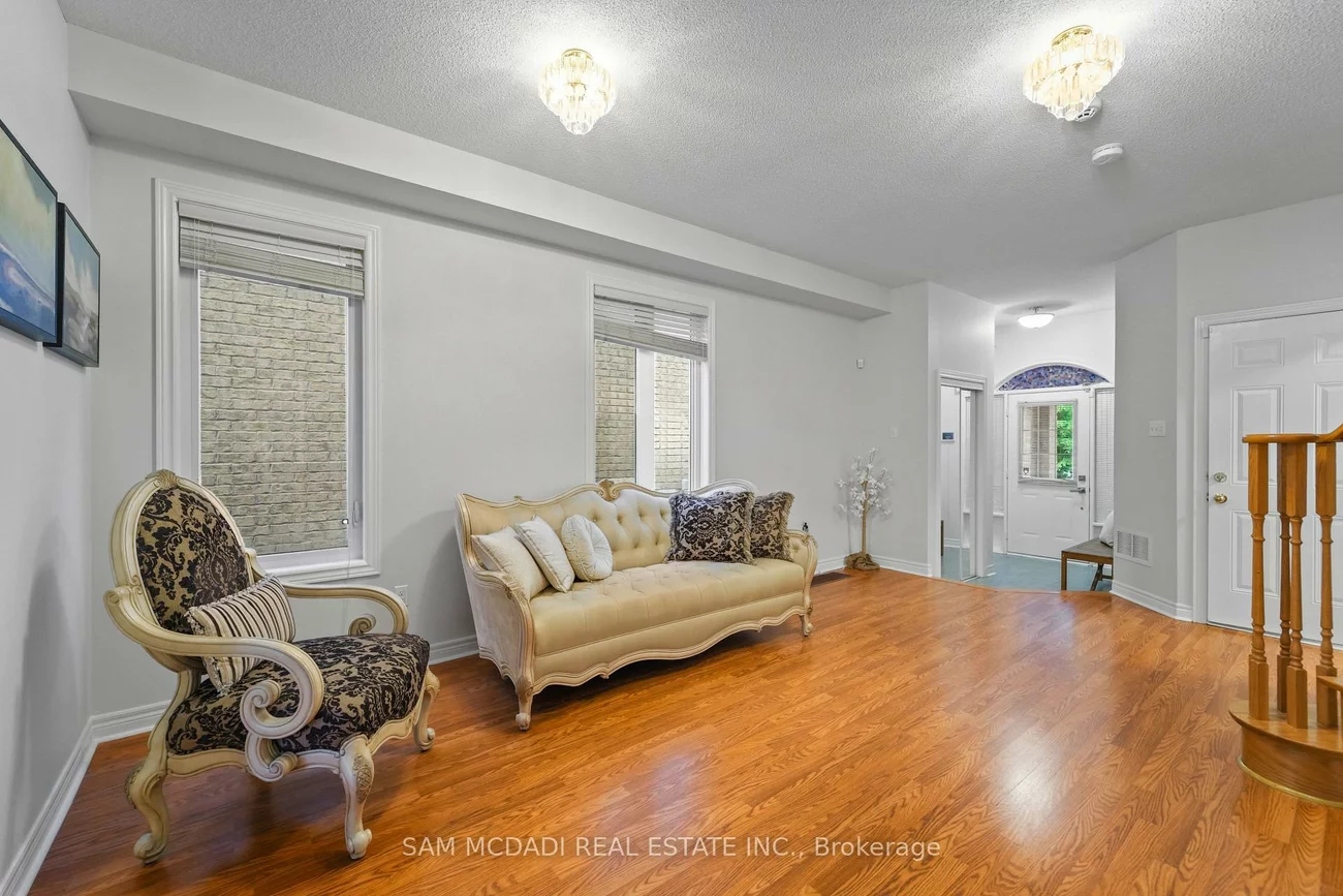 891, Oasis, East Credit, Mississauga