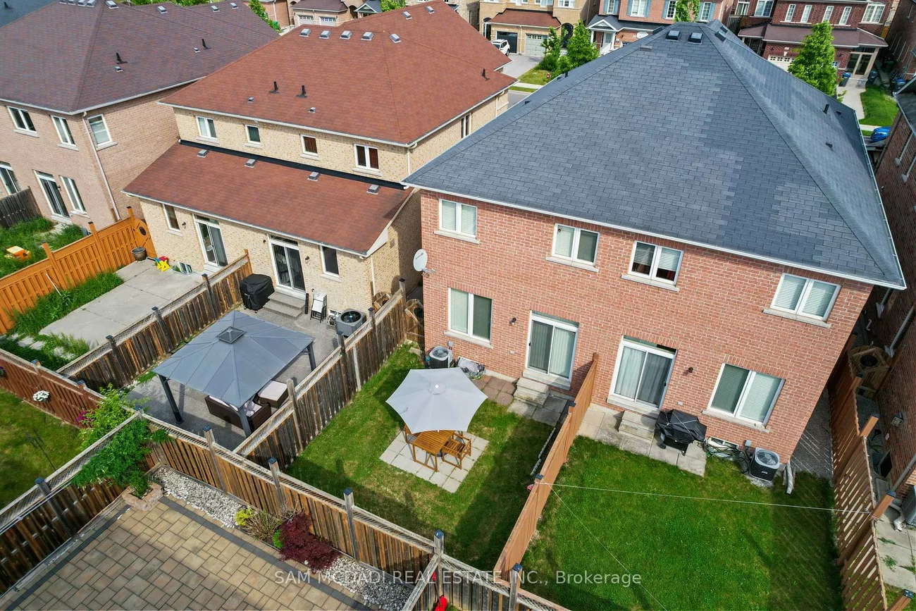 891, Oasis, East Credit, Mississauga