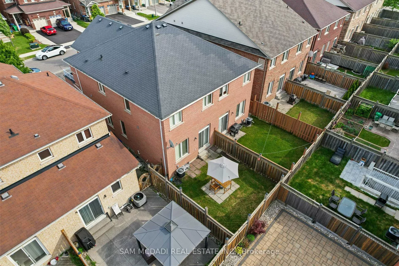 891, Oasis, East Credit, Mississauga