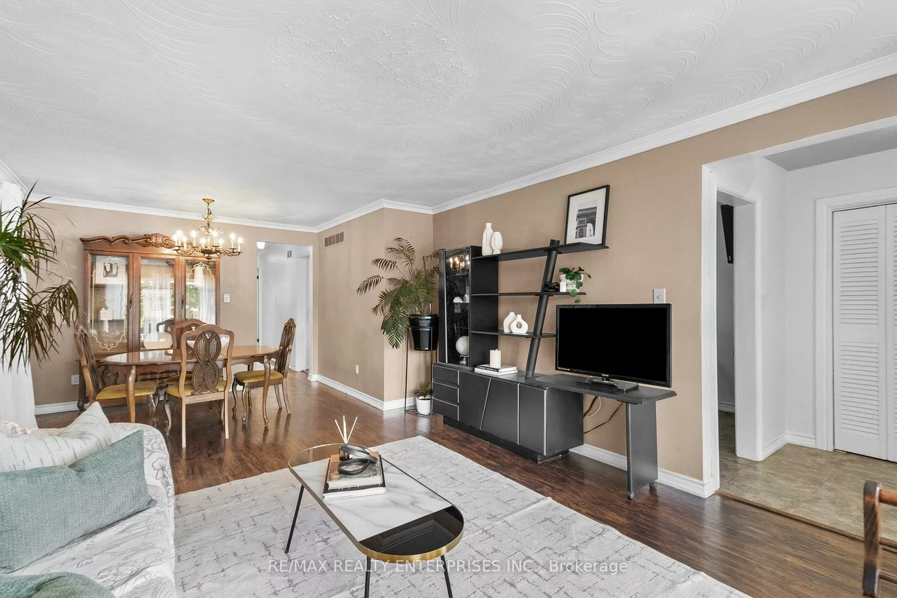 1083, Melton, Lakeview, Mississauga
