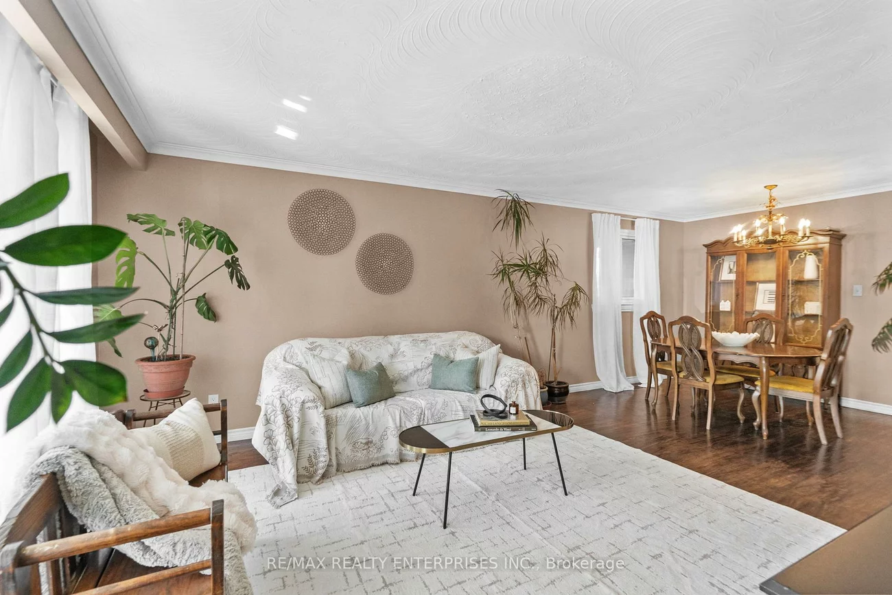 1083, Melton, Lakeview, Mississauga