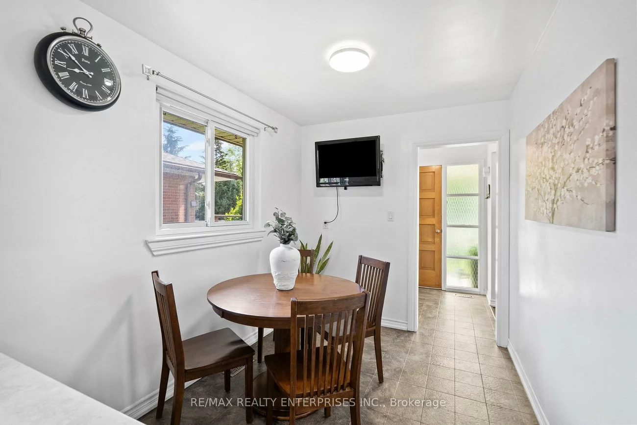 1083, Melton, Lakeview, Mississauga