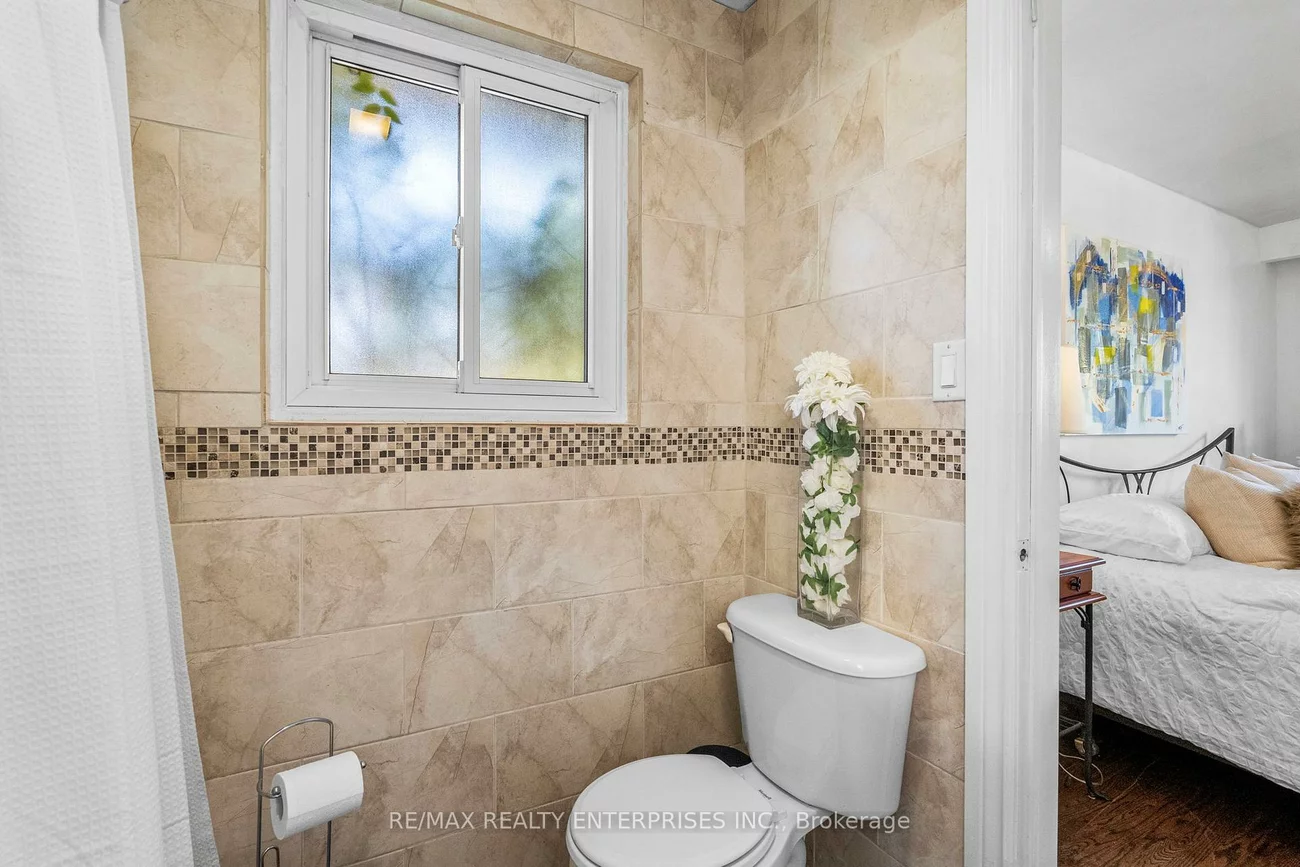 1083, Melton, Lakeview, Mississauga