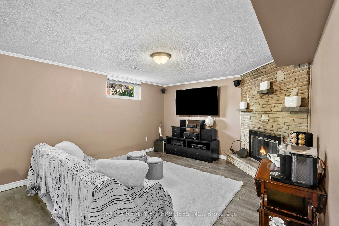 1083, Melton, Lakeview, Mississauga
