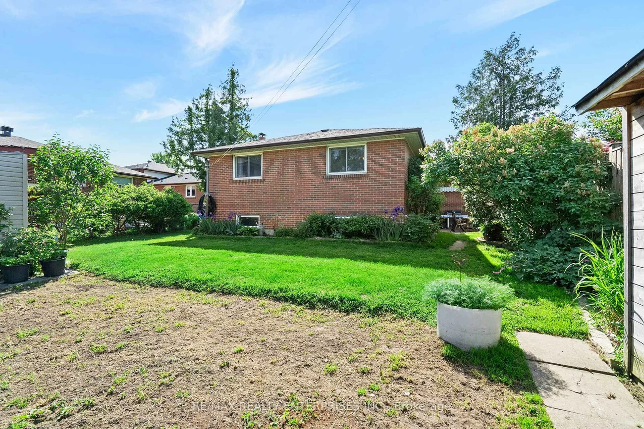 1083, Melton, Lakeview, Mississauga