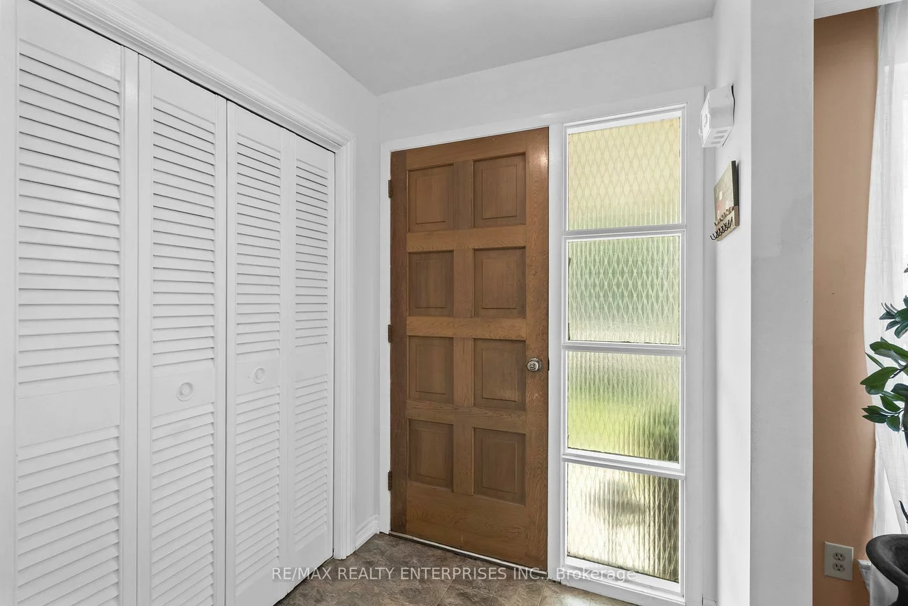 1083, Melton, Lakeview, Mississauga