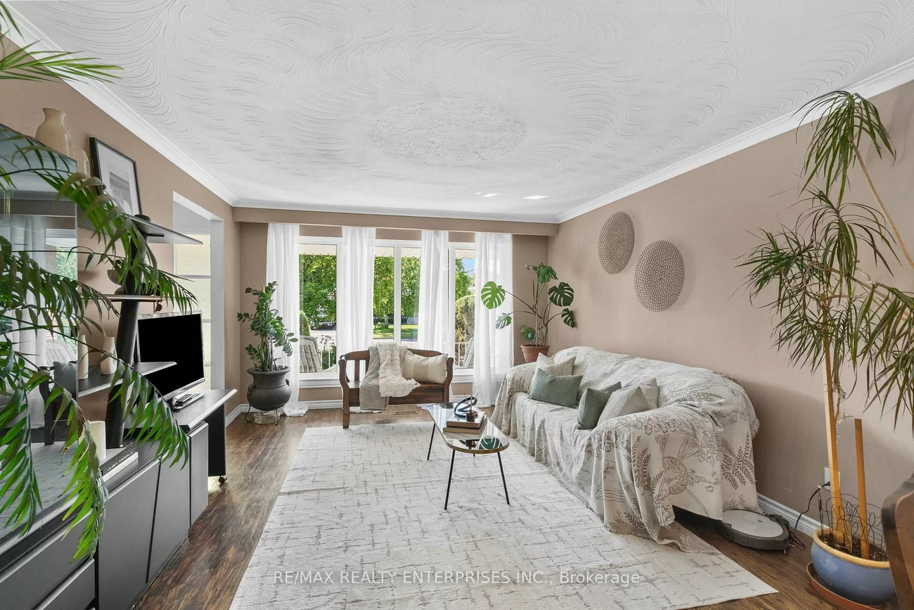 1083, Melton, Lakeview, Mississauga
