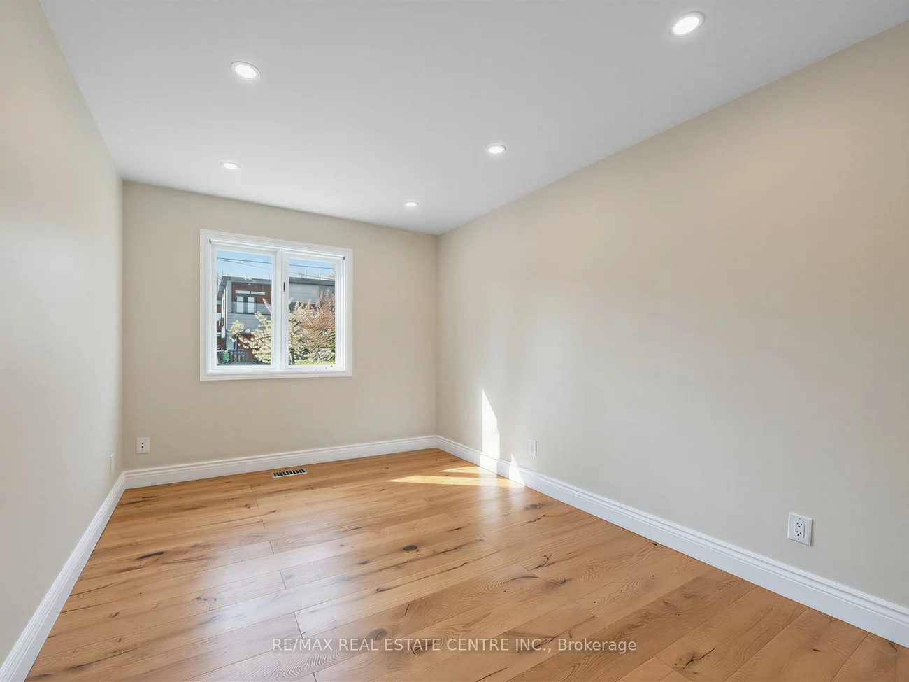 592, Montbeck, Port Credit, Mississauga