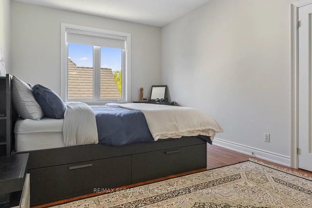 519, Hancock, Lorne Park, Mississauga