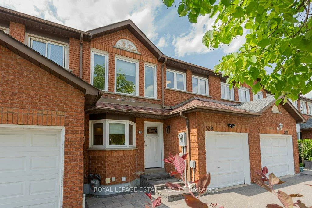 539, Galaxy, Hurontario, Mississauga