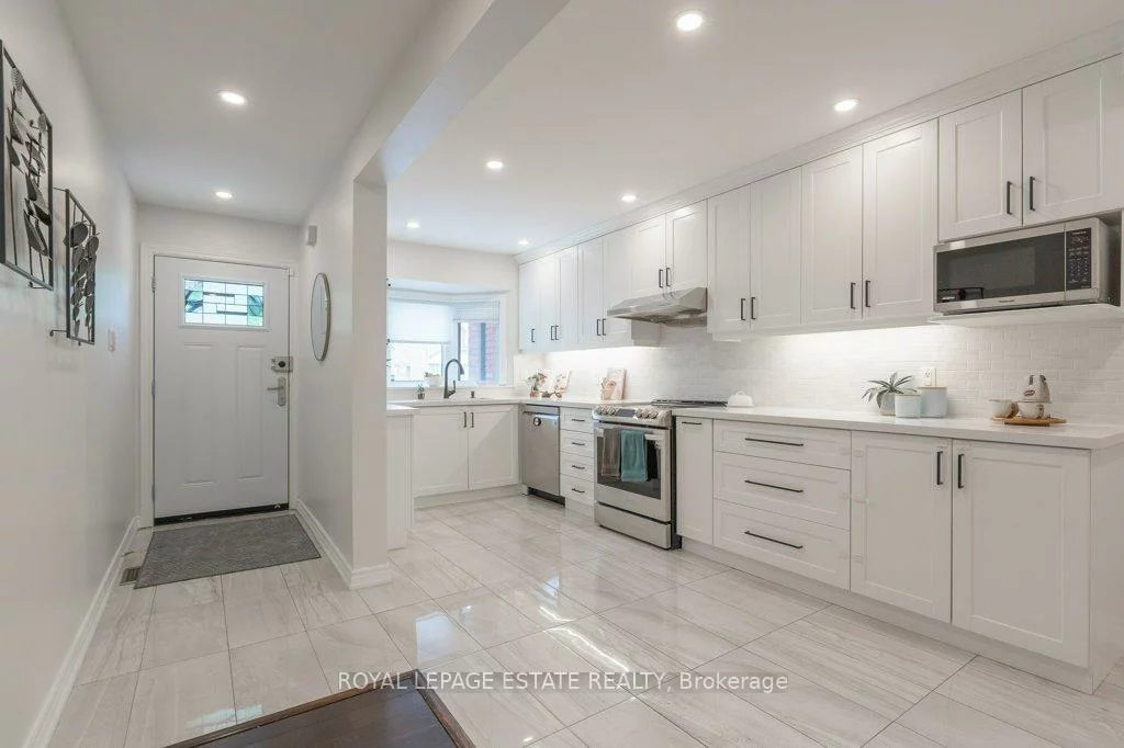 539, Galaxy, Hurontario, Mississauga