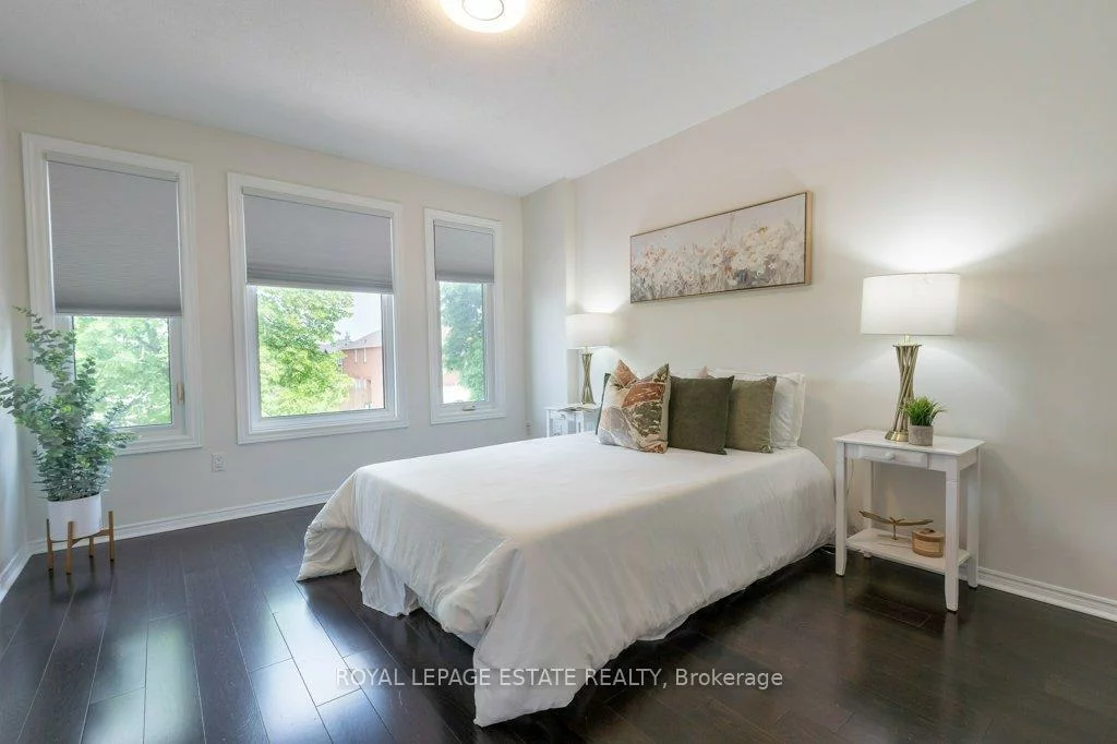 539, Galaxy, Hurontario, Mississauga
