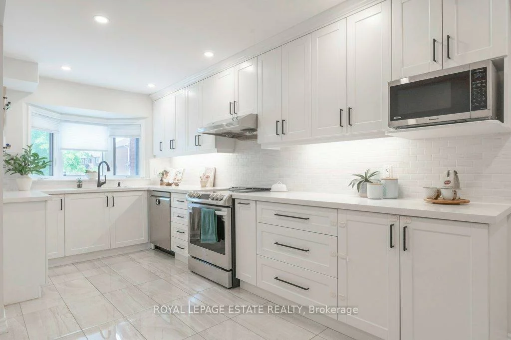 539, Galaxy, Hurontario, Mississauga