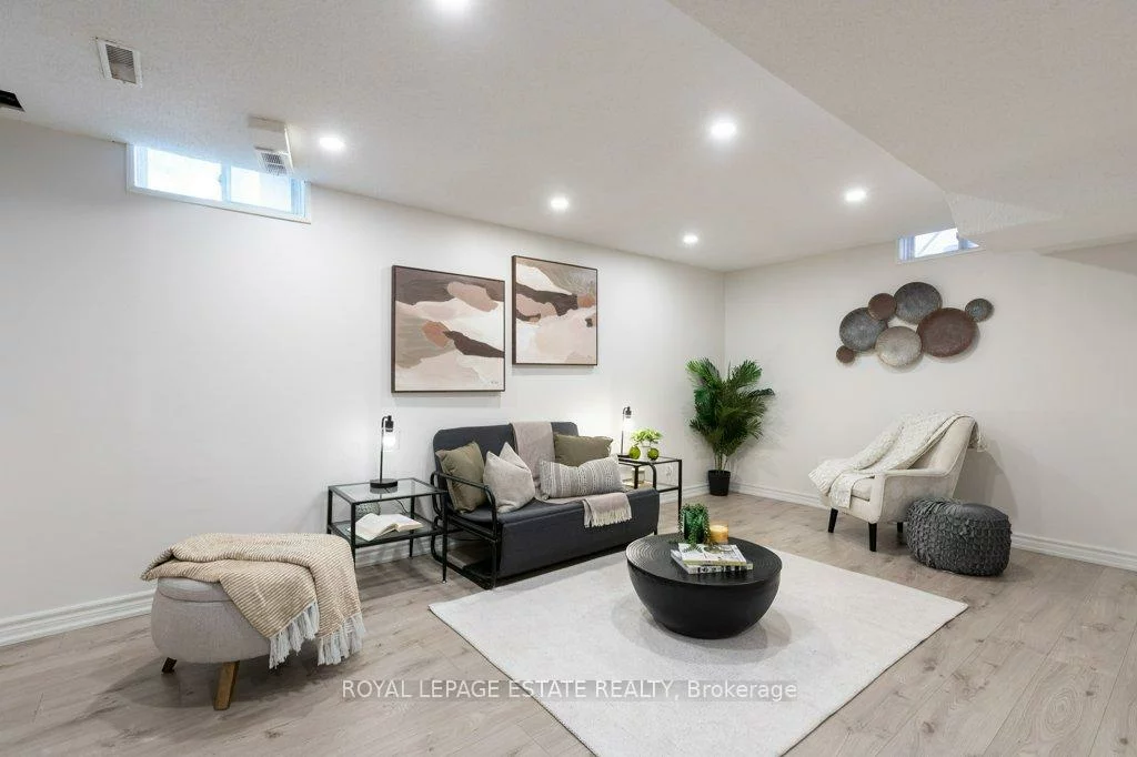 539, Galaxy, Hurontario, Mississauga
