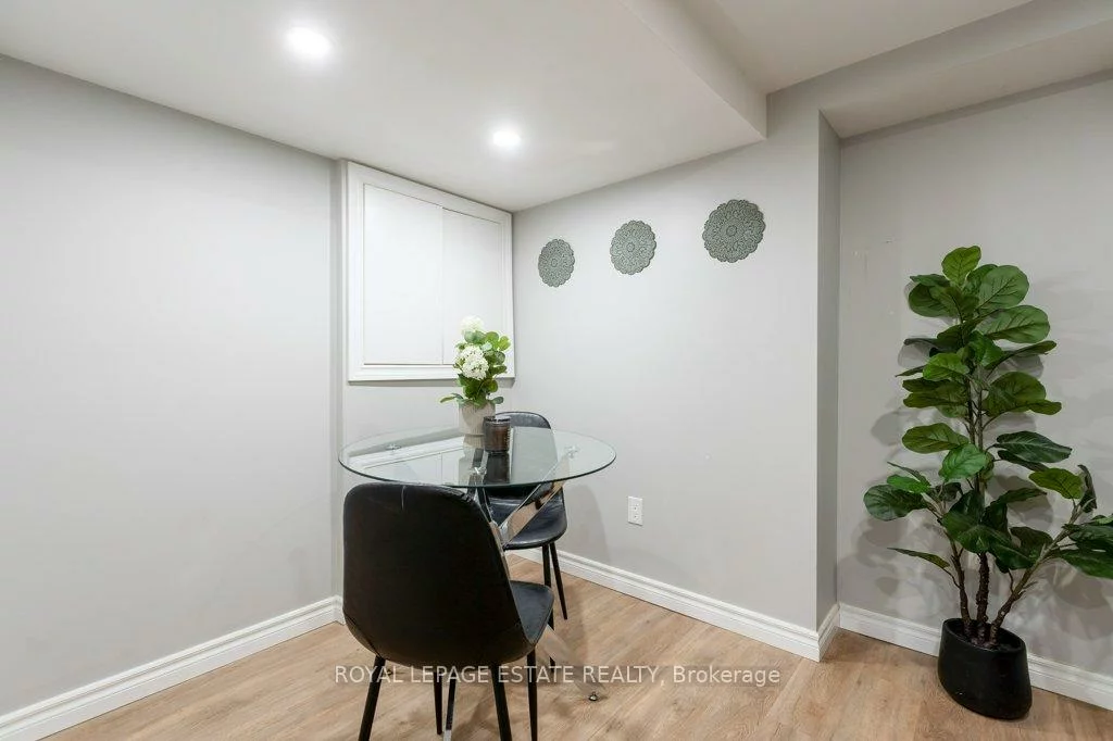 539, Galaxy, Hurontario, Mississauga