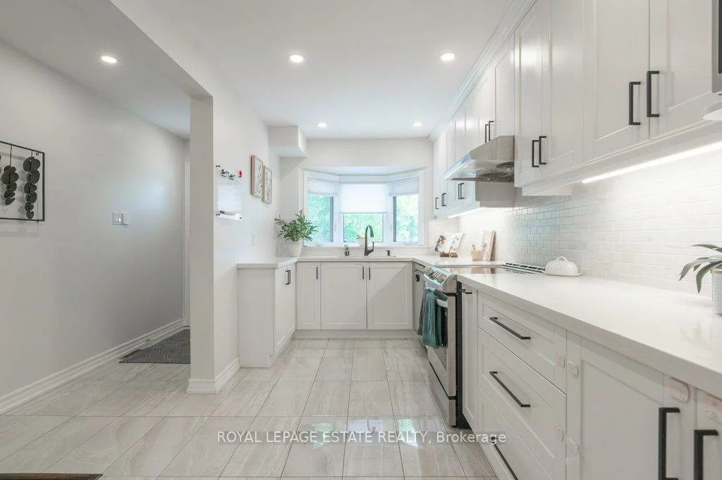 539, Galaxy, Hurontario, Mississauga
