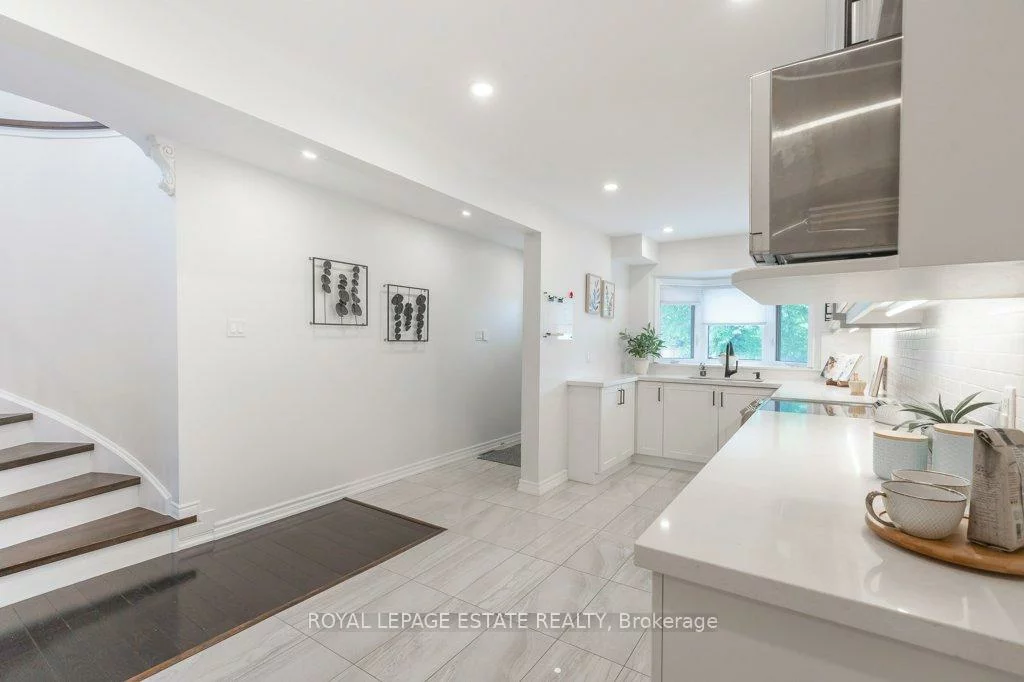 539, Galaxy, Hurontario, Mississauga