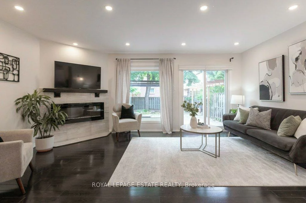 539, Galaxy, Hurontario, Mississauga