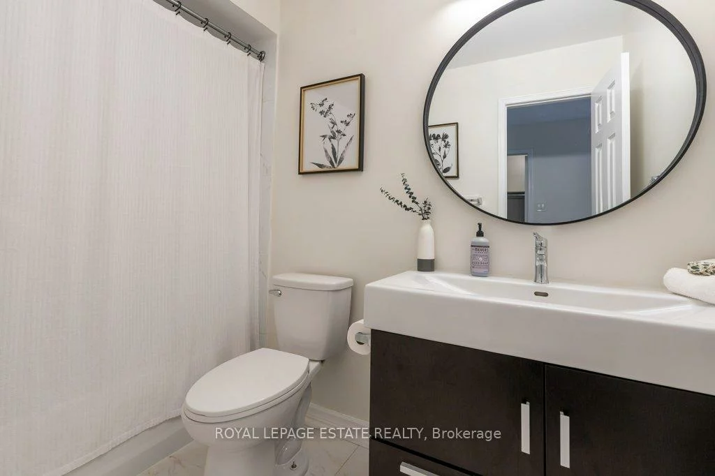 539, Galaxy, Hurontario, Mississauga