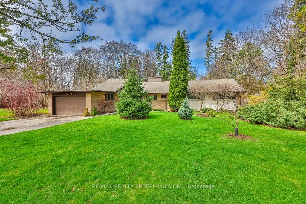 35, Hollyrood Heights, Mineola, Mississauga