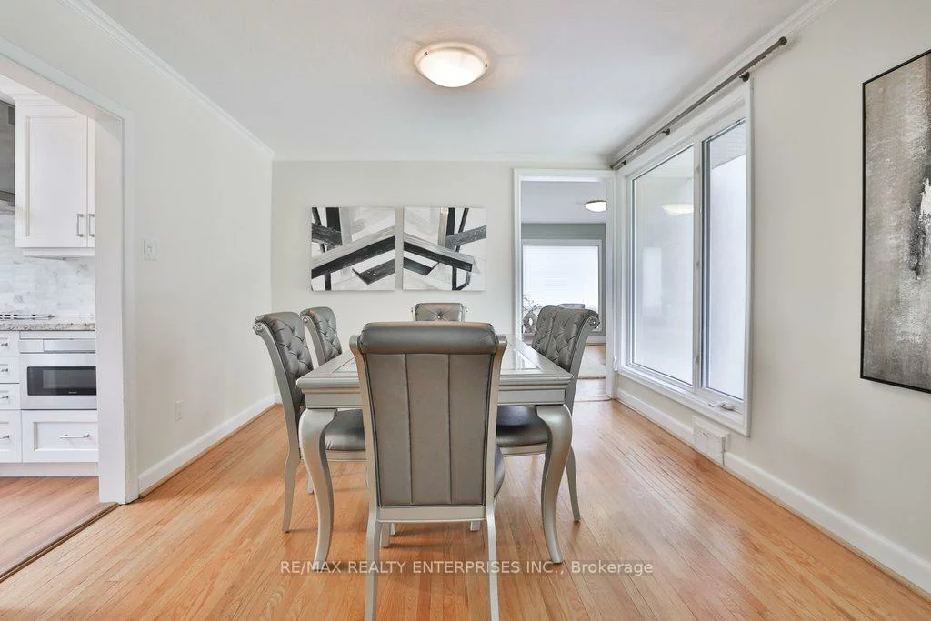 35, Hollyrood Heights, Mineola, Mississauga