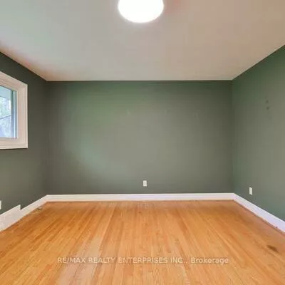 35, Hollyrood Heights, Mineola, Mississauga