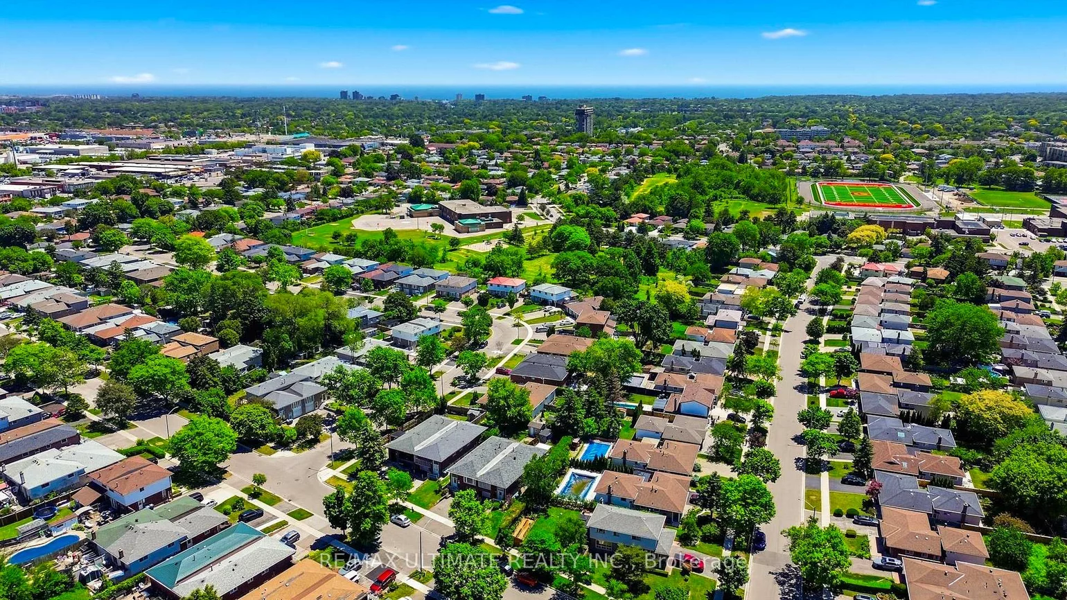 705, Eaglemount, Erindale, Mississauga