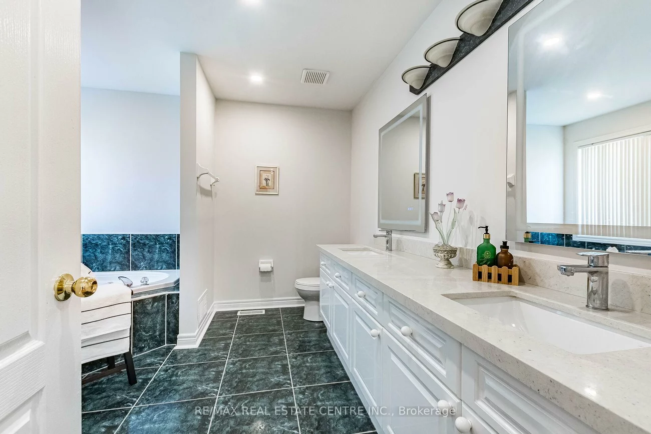 5343, Russell View, Central Erin Mills, Mississauga