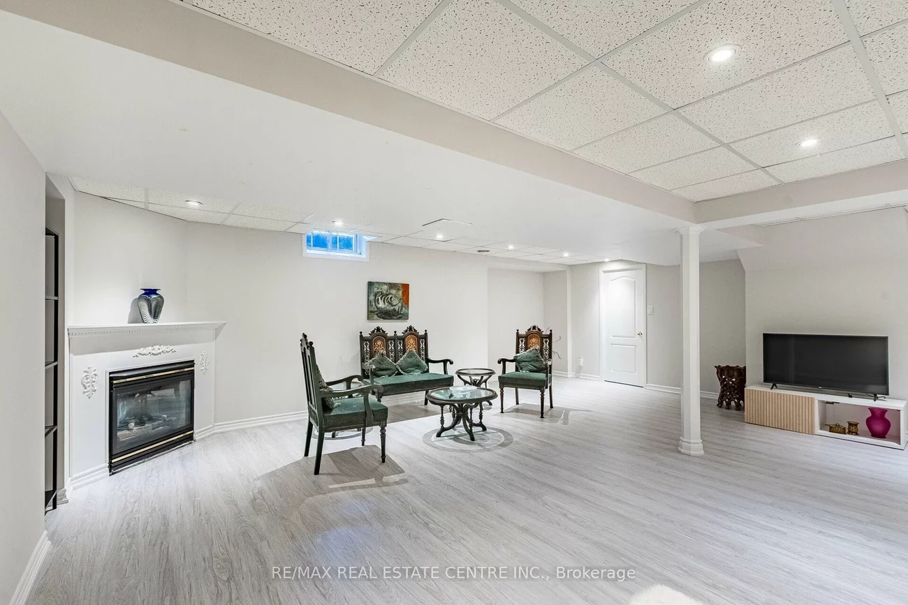 5343, Russell View, Central Erin Mills, Mississauga