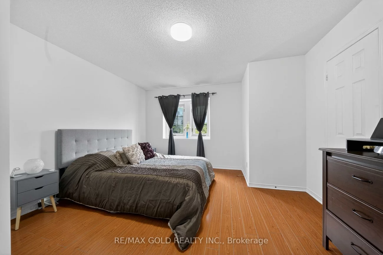 949, Blizzard, East Credit, Mississauga
