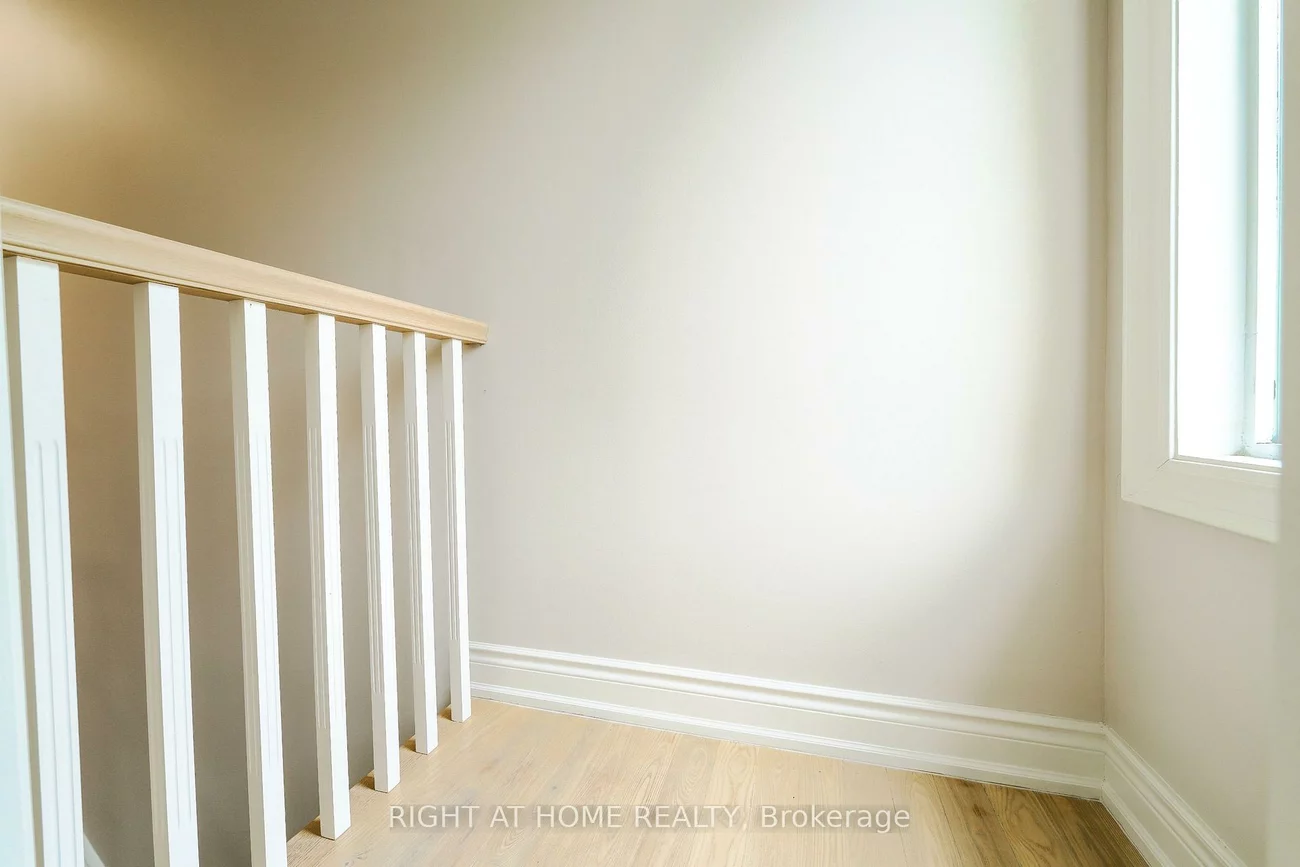 3305, Burdock, Mississauga Valleys, Mississauga