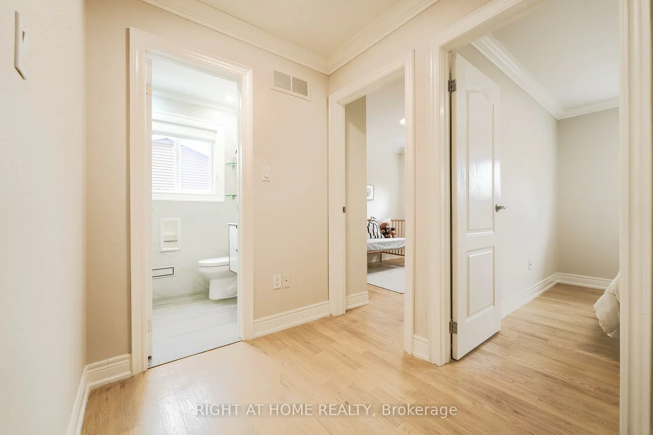 3305, Burdock, Mississauga Valleys, Mississauga